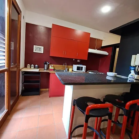 Marilu E Il Mare - Terraced House *